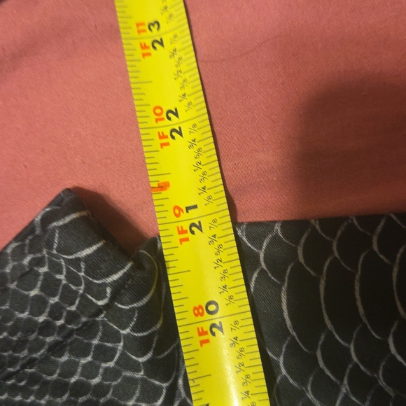 Under Armour Top Size XL - Picture 6 of 6